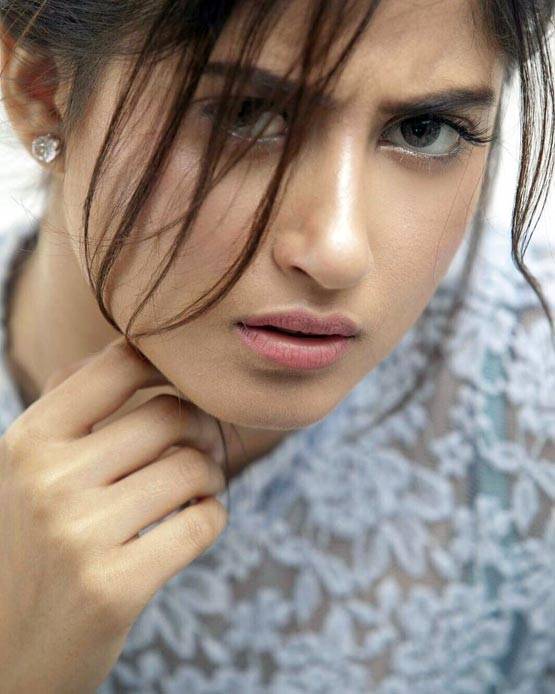 'मॉम' में श्रीदेवी की बेटी का रोल निभाएगी 23 साल की ये पाकिस्तानी लड़की