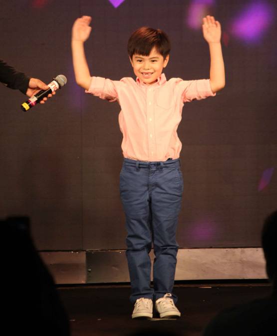 PHOTOS: सलमान ने ट्यूबलाइट के मेटिन संग दिखाया  नागिन डांस