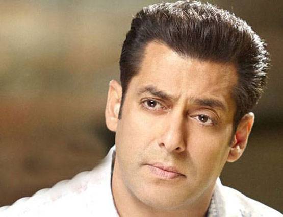 आधे हिंदू आधे मुस्लिम हैं सलमान खान, कभी डायरेक्‍टर ने निकाला था बाहर