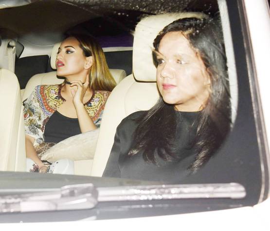 सलमान ने दी ईद पार्टी, जश्न में शामिल हुईं अरबाज की EX वाइफ मलाइका