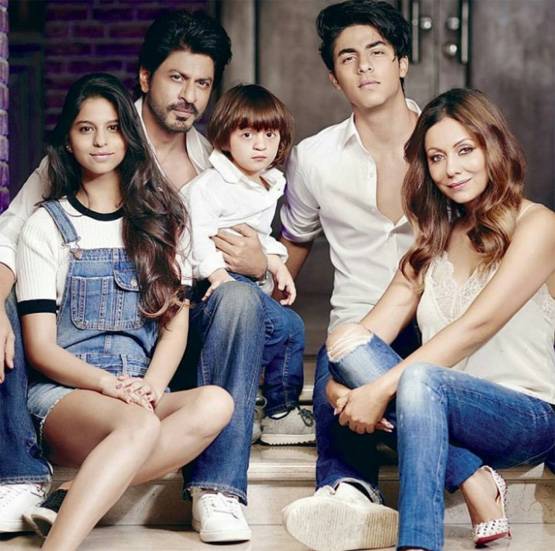 50 रुपये थी शाहरुख खान की पहली सैलरी, 25 साल में कमाई इतनी दौलत