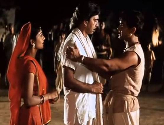 गरीबी के चलते इलाज को मोहताज हुए लगान के ईश्वर काका, गिन रहे हैं आखिरी सांसें