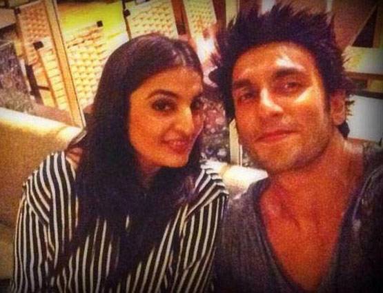 बॉलीवुड एक्टर्स से कम खूबसूरत नहीं हैं उनकी ये बहनें, देखते रह जाएंगे