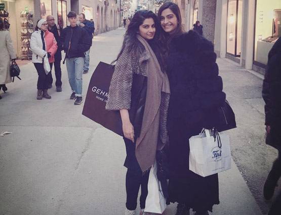 बॉलीवुड एक्टर्स से कम खूबसूरत नहीं हैं उनकी ये बहनें, देखते रह जाएंगे