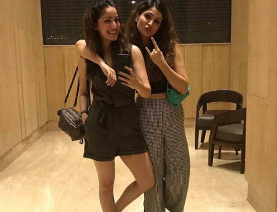 बॉलीवुड एक्टर्स से कम खूबसूरत नहीं हैं उनकी ये बहनें, देखते रह जाएंगे