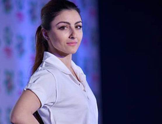 बॉलीवुड के वो 7 स्‍टार्स, जो जब तक पढ़े FIRST क्‍लास ही रहे