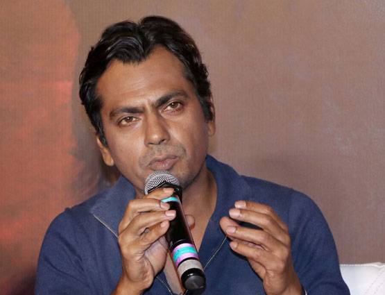 PHOTOS: MOM के ट्रेलर लॉन्च पर दिखा श्रीदेवी की बेटियों का ग्लैमरस अंदाज