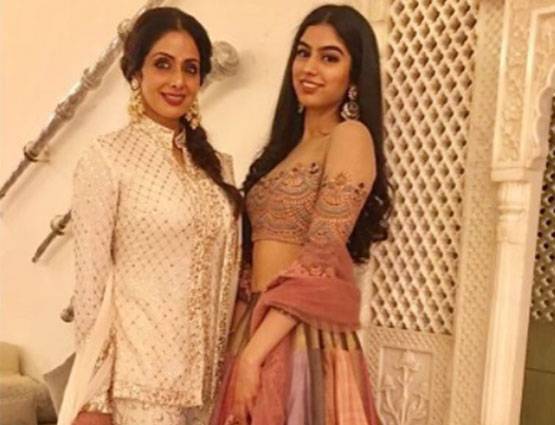 श्रीदेवी हैं सख्त मम्मी, बेटियों के ब्वॉयफ्रेंड और पार्टीज नहीं पसंद