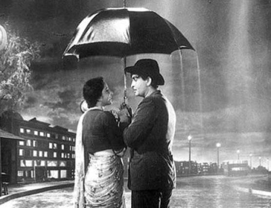 अपनी पत्नी से 5 दिन छोटे थे सुनील दत्त, फिल्म में बने थे उनके बेटे