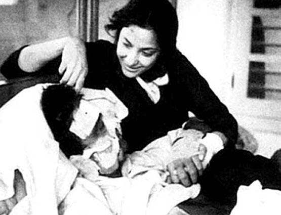 अपनी पत्नी से 5 दिन छोटे थे सुनील दत्त, फिल्म में बने थे उनके बेटे