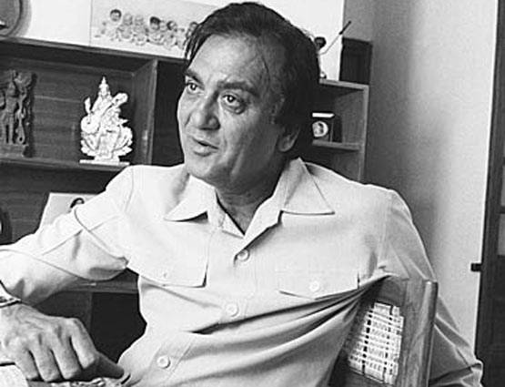 अपनी पत्नी से 5 दिन छोटे थे सुनील दत्त, फिल्म में बने थे उनके बेटे