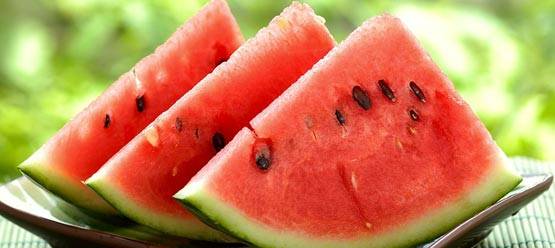 गर्मियों के फलों का राजा है UP, जानें किस राज्य से आता है कौन सा फल