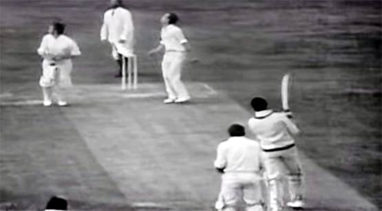 सर सोबर्स के बाद इन बल्लेबाजों ने उड़ाए हैं 6 गेंदों पर 6 छक्के