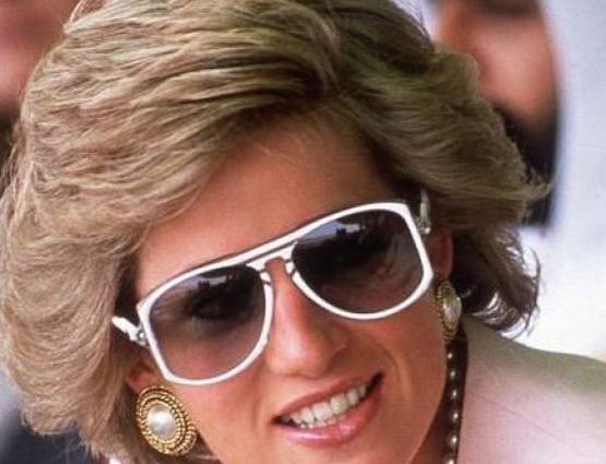 खूबसूरती की मिसाल थीं लेडी डायना, हमेशा पर्स में सेक्‍स ट्वाय रखती थीं