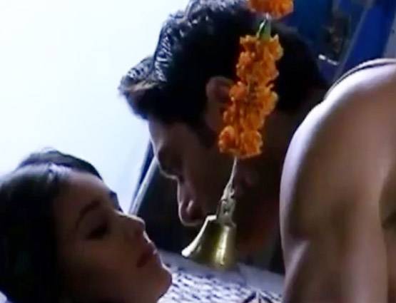 टीवी एक बार फिर हुआ BOLD, संध्या बींदणी की बेटी ने ऐसे मनाई सुहागरात