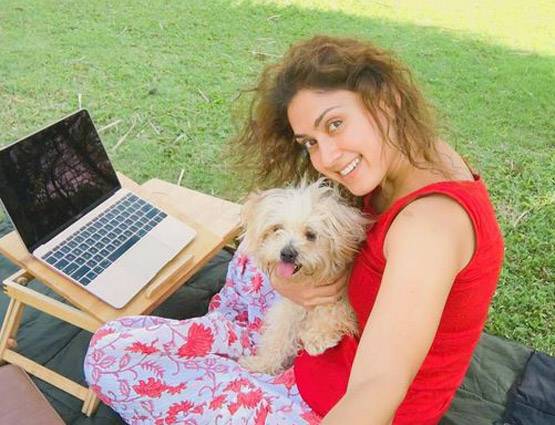 ये हैं 'कपिल' की बीवी, खूब पोस्ट करती हैं BIKINI PHOTOS