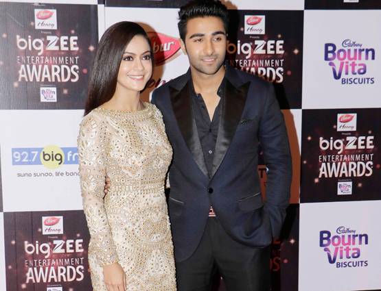 PHOTOS: जी एंटरटेंमेंट अवॉर्ड्स में सलमान-आलिया संग पहुंचे ये सितारें