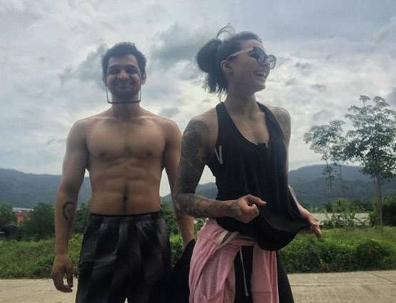 बॉयफ्रेंड के साथ छुट्टियां एंजॉय कर रही हैं बानी, BIKINI PHOTO हुई वायरल