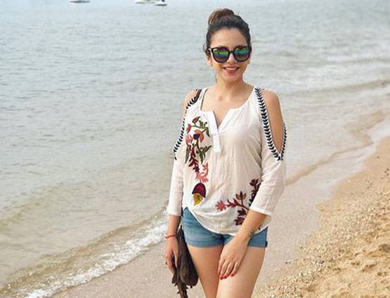 शाहरुख की बेटी के साथ पार्टी करती नजर आई ये बिग बॉस कंटेस्टेंट, PHOTOS हुईं वायरल