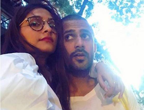 'बॉयफ्रेंड' संग न्यूयॉर्क में हॉलीडे मना रही हैं सोनम, शेयर की PHOTOS