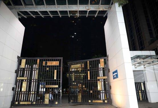 देर रात दीपिका के घर के बाहर इंतजार करते दिखे रणवीर