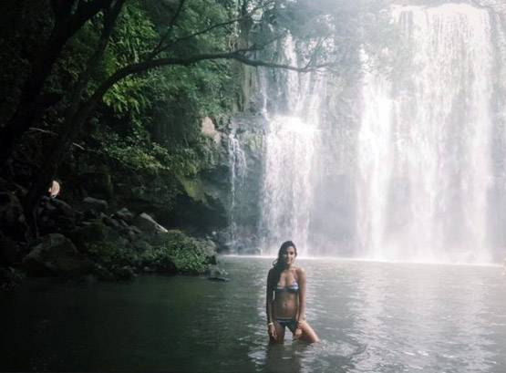 शूट के लिए TOPLESS हुई मॉडल, बॉडी पर सिर्फ पेंट लगाकर कराया शूट