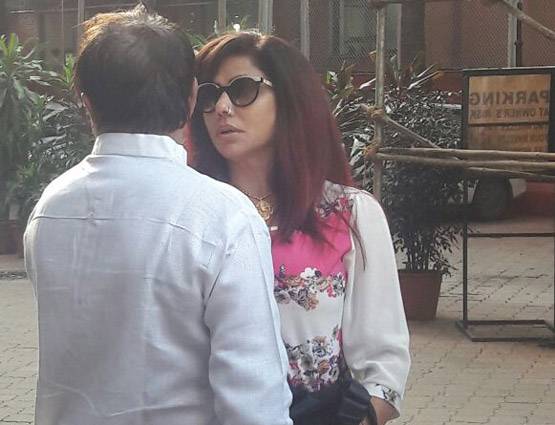 PHOTOS: इंदर कुमार की प्रार्थना सभा में फूट-फूट कर रोईं पत्नी पल्लवी