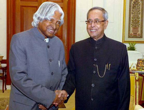 स्‍कूल जाने से पहले बेचते थे अखबार, खंभे के नीचे बैठकर करते थे पढ़ाई