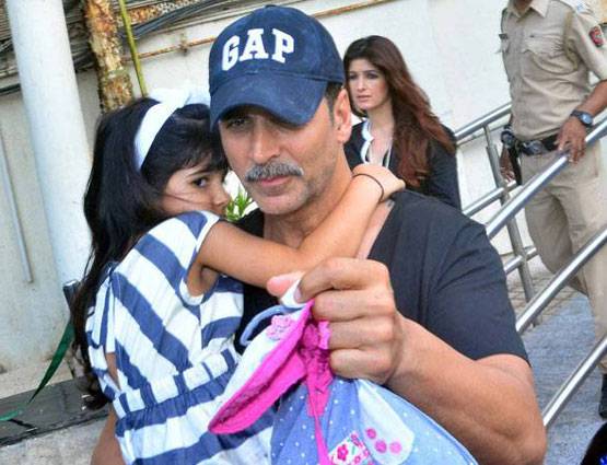 अक्षय कुमार की बेटी बिलुकल उनकी कार्बन कॉपी है, देखें PHOTOS