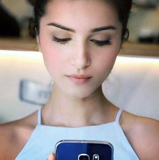 PHOTOS: करण जौहर लॉन्च करेंगे इस एक्ट्रेस को, टीवी में आ चुकी हैं नजर