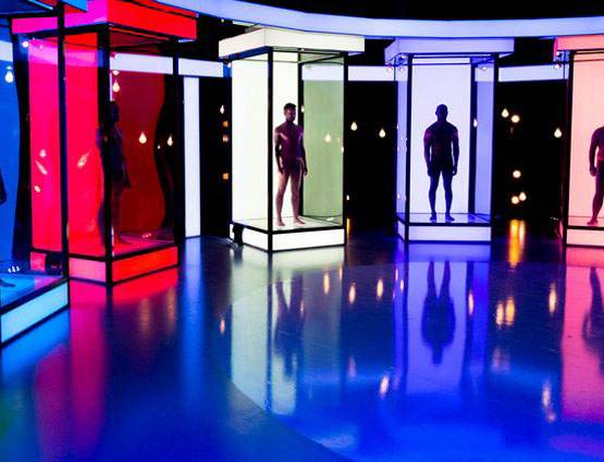 इस रियलिटी शो में उतरवा दिए जाते हैं कंटेस्टेंटस के कपड़े, फिर शुरू होती है NAKED DATING