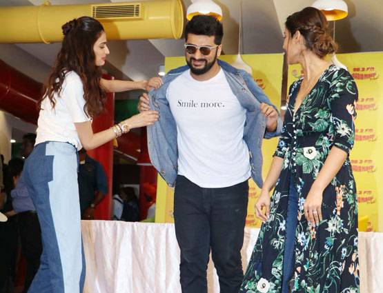 चाचा-भतीजा गौगल पहन मचा रहे हैं धूम, The Goggle song रिलीज