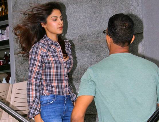 सैफ अली खान की बेटी सारा ने सलोन में किया हंगामा, फिर दी गई सफाई