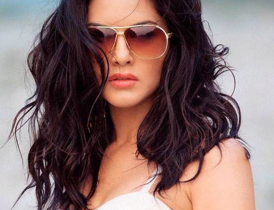 एक फिल्म के 4 करोड़ लेती हैं सनी लियोनी, जानें कितनी है प्रॉपर्टी