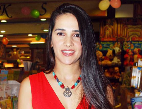 जॉन के लिए रिया सेन ने तोड़ा था अक्षय खन्ना का दिल, क्या तभी 42 के होकर भी हैं कुंवारे