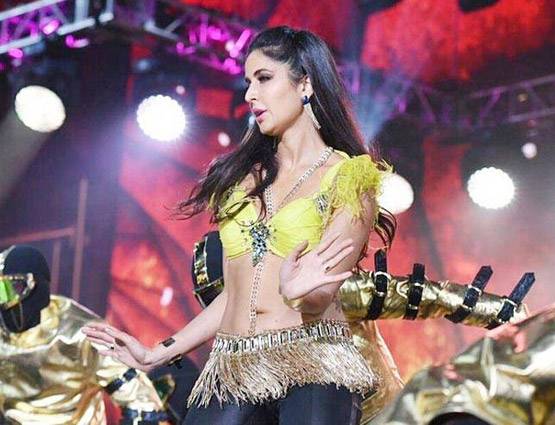 'काला चश्मा' और 'कमली' पर IIFA में जमकर थि‍रकीं कटरीना