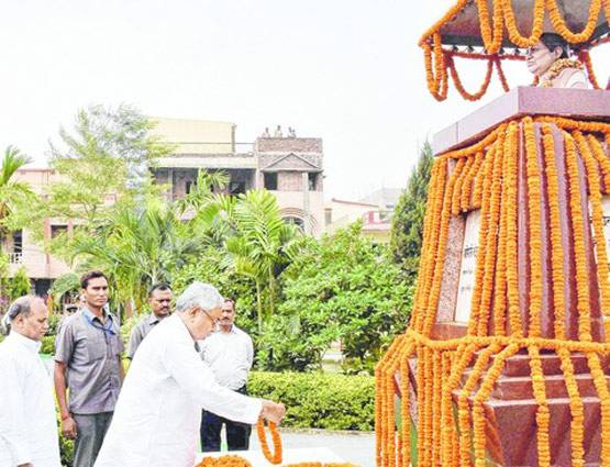 पत्‍नी की मौत पर फूट-फूटकर रोए थे नीतीश, ये फोटो हुई थी वायरल...