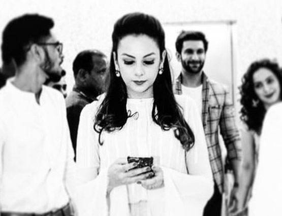 शाहरुख की बेटी के साथ पार्टी करती नजर आई ये बिग बॉस कंटेस्टेंट, PHOTOS हुईं वायरल