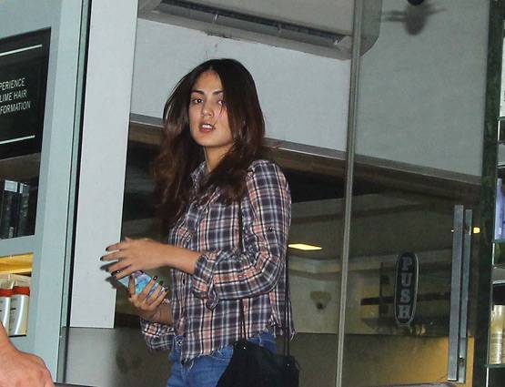 सैफ अली खान की बेटी सारा ने सलोन में किया हंगामा, फिर दी गई सफाई