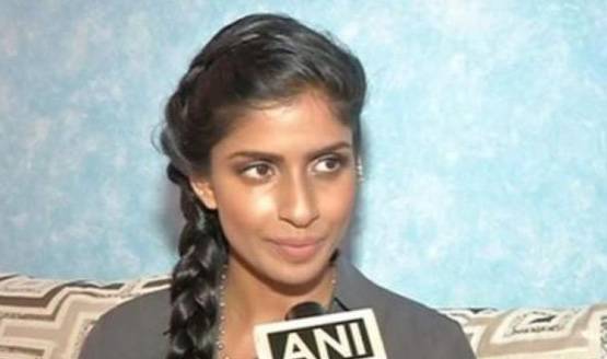 इतनी सी उम्र में उड़ाती है बोइंग 777 फाइटर जेट, देखें कौन है ये लड़की