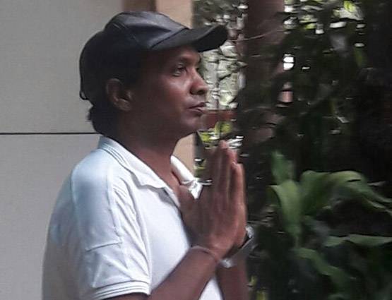 PHOTOS: इंदर कुमार की प्रार्थना सभा में फूट-फूट कर रोईं पत्नी पल्लवी