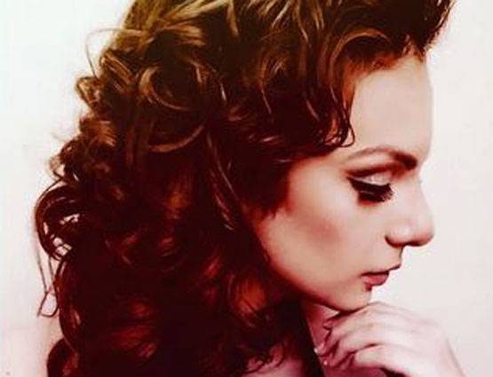 BLACK BIKINI में पूल में उतरीं नितिभा कौल, देखें PHOTOS