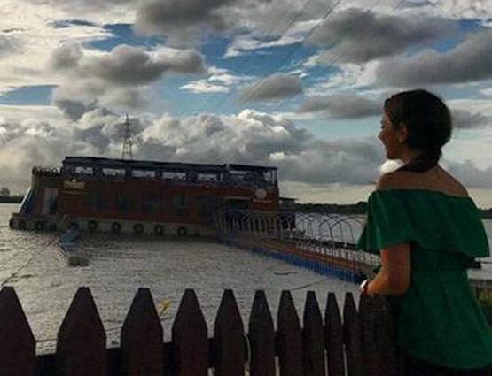 शाहरुख की बेटी के साथ पार्टी करती नजर आई ये बिग बॉस कंटेस्टेंट, PHOTOS हुईं वायरल