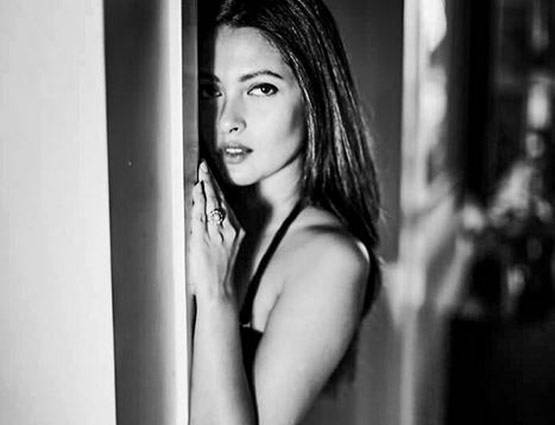 MMS स्कैंडल का शिकार हुई थीं रिया सेन, वायरल हुआ BIKINI SHOOT