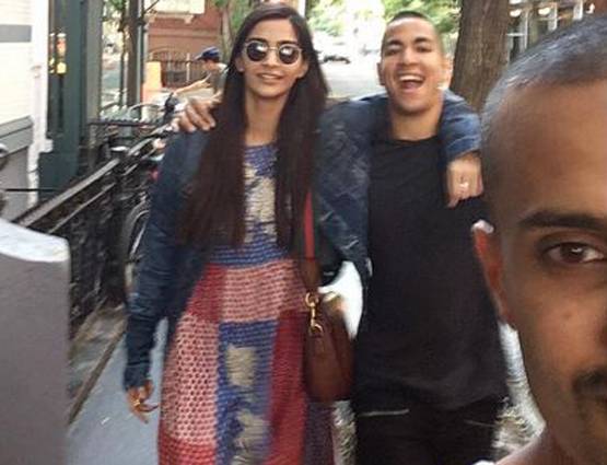 'बॉयफ्रेंड' संग न्यूयॉर्क में हॉलीडे मना रही हैं सोनम, शेयर की PHOTOS