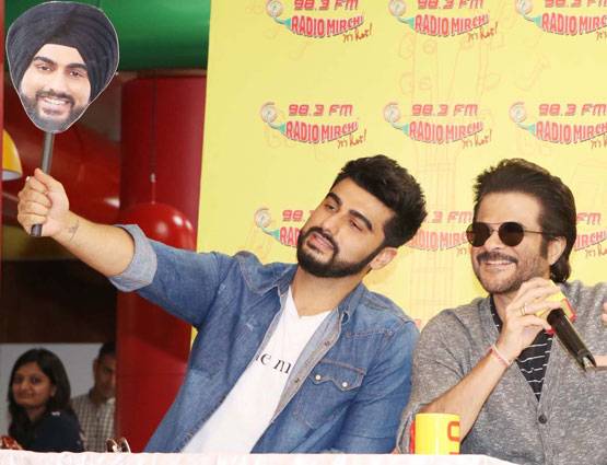 चाचा-भतीजा गौगल पहन मचा रहे हैं धूम, The Goggle song रिलीज