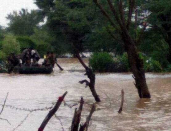 गुजरात में बाढ़ से हाहाकार, अब तक 123 लोगों की गई जान