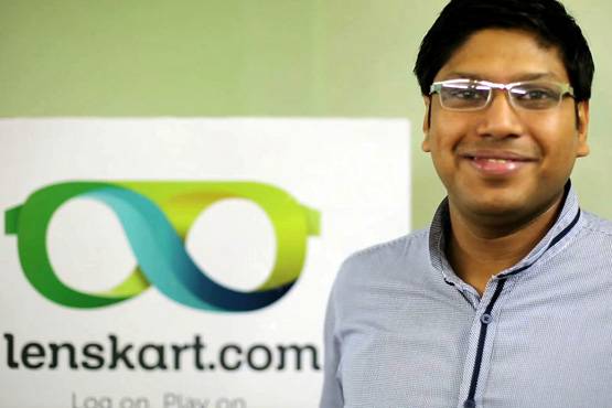 Microsoft की नौकरी छोड़ बेचने लगा चश्मा, आज है अरबों का मालिक