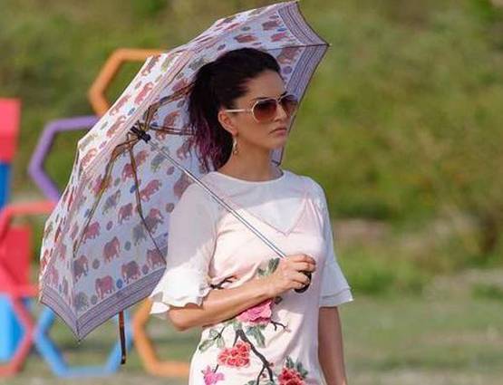 एक फिल्म के 4 करोड़ लेती हैं सनी लियोनी, जानें कितनी है प्रॉपर्टी