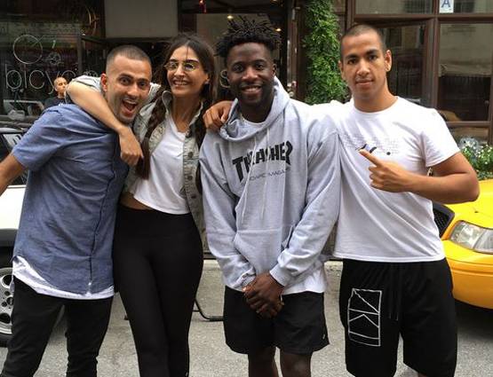 'बॉयफ्रेंड' संग न्यूयॉर्क में हॉलीडे मना रही हैं सोनम, शेयर की PHOTOS